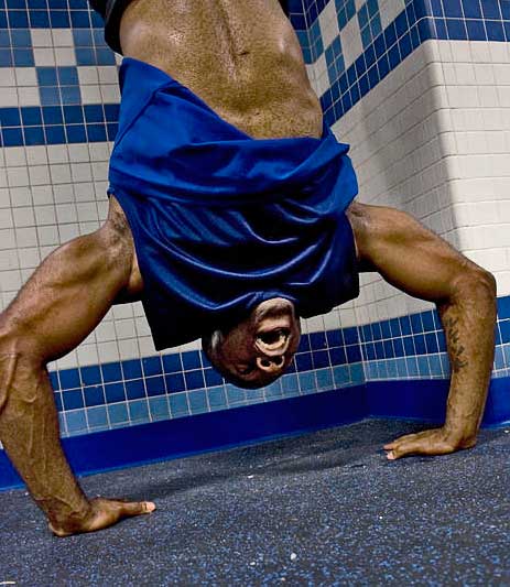 Para de mão ou handstand push up