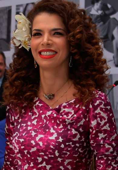 Vanessa Da Mata Sorrindo