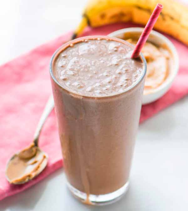 Shake proteico de banana com whey de chocolate