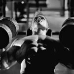 Supino com Halteres ou Barra? Qual Deles Usar? Supino inclinado com pegada neutra