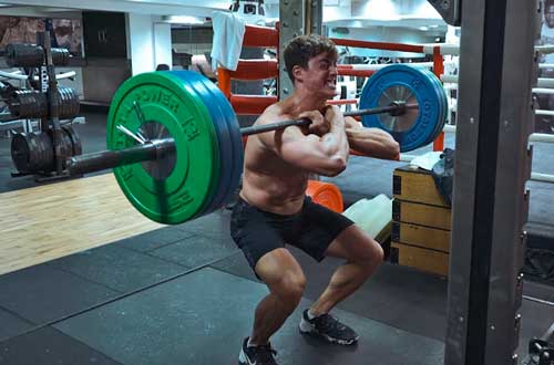 Pietro Boselli treinando pernas