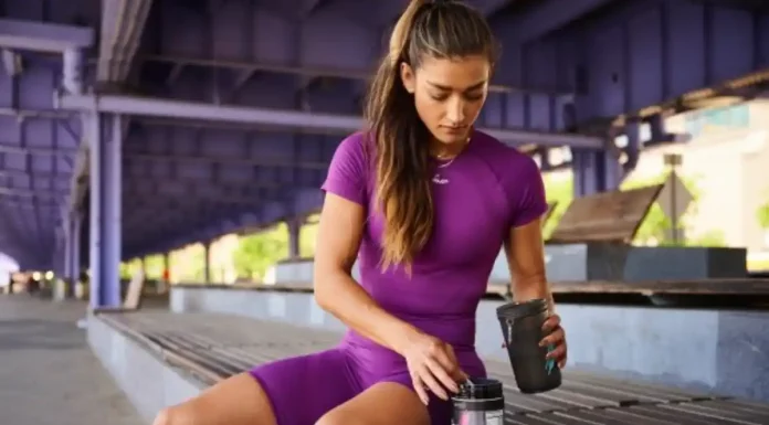 Mulheres podem tomar creatina? 5 Benefícios e mitos Mulheres podem tomar creatina? Foto capa do texto