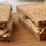 12 Receitas anabólicas para turbinar seus treinos e ganhar massa muscular Sanduiche de frango receita anabolica