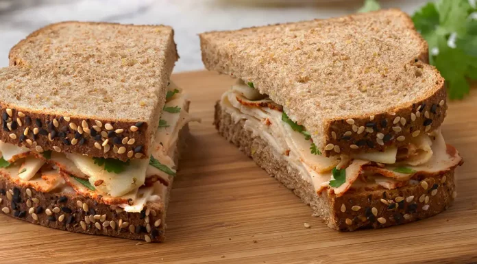 12 Receitas anabólicas para turbinar seus treinos e ganhar massa muscular Sanduiche de frango receita anabolica