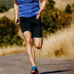 Bermuda térmica ou de compressão: entenda as diferenças e escolha a ideal para sua corrida Bermuda de compressão ou térmica? Foto capa da postagem