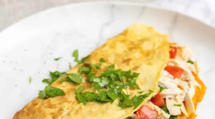 Crepioca de frango fit: receita proteica e fácil para o pós-treino Crepioca de frango fit